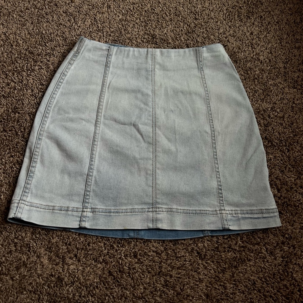 Wild Fable light blue jean skirt size 2